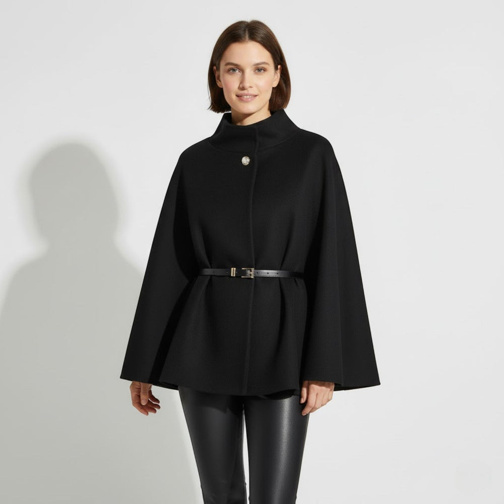 Veste courte femme structurée, élégante et polyvalente. Idéale pour l'hiver et la mi-saison chic.