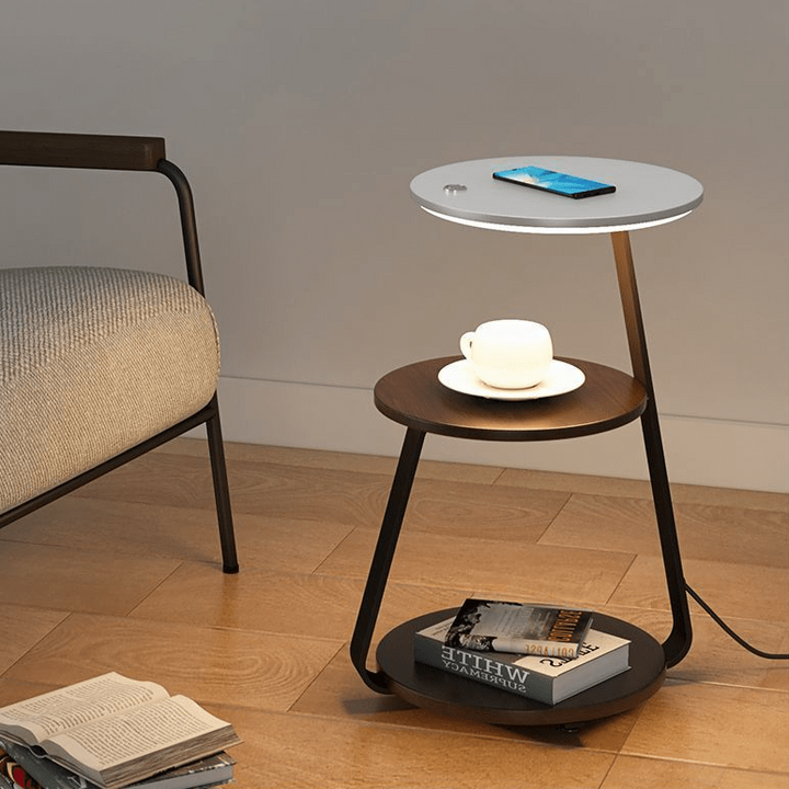 Mobilier de salon: table d'appoint moderne, cadre acier robuste, plateau finition bois recyclé.