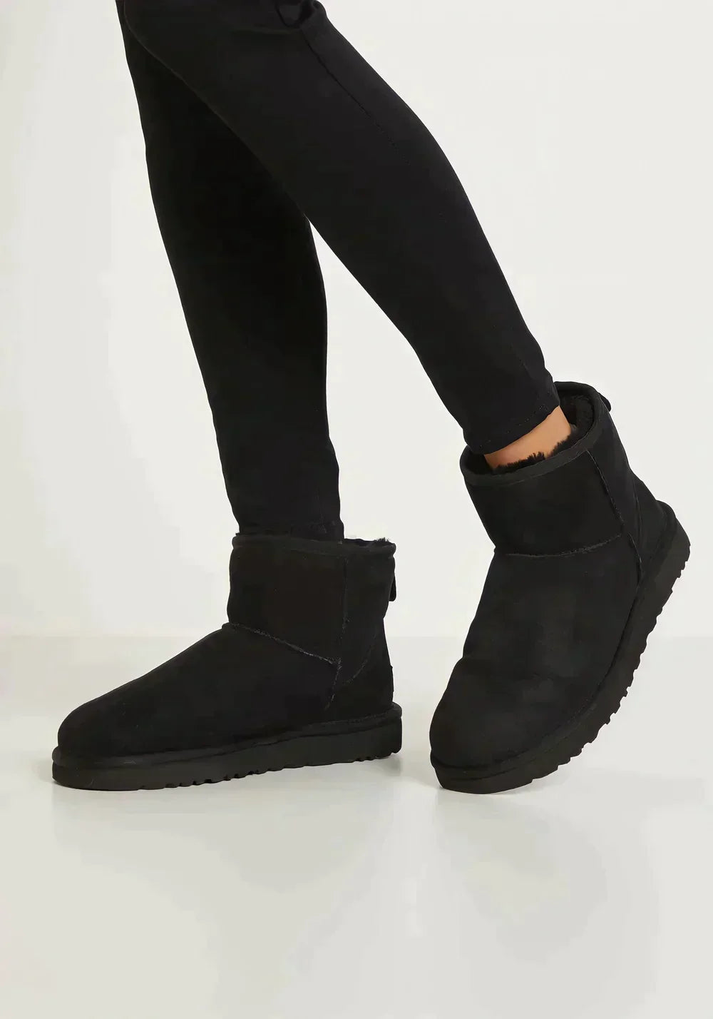 Bottes d'hiver femme robustes, chaudes, imperméables et antidérapantes pour toutes activités extérieures. Protection froid.