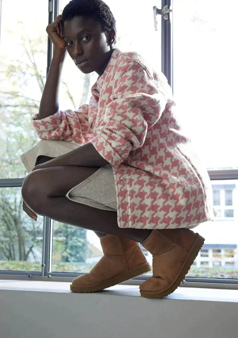 Bottes hiver femme: design moderne, imperméables, chaudes et semelle antidérapante fiable pour le froid extérieur.
