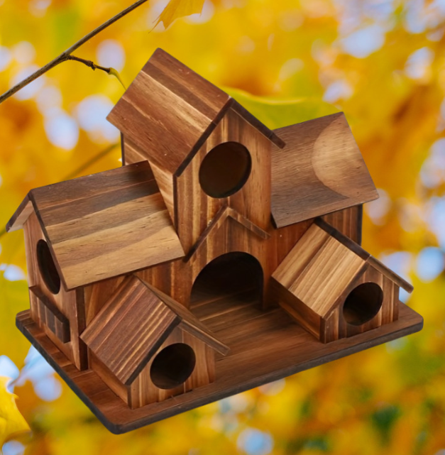 Superbe nichoir décoratif en bois pour jardin, offrant un abri sûr aux oiseaux. Améliorez la faune de votre extérieur.