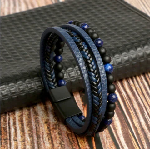 Bracelet pour hommes, cuir noir tressé avec perles. Accessoire mode ajustable, style audacieux et sophistiqué.
