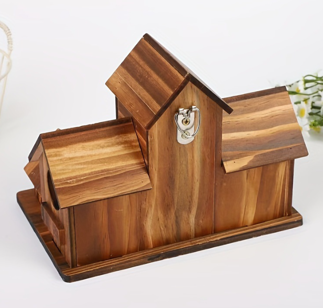 Nichoir rustique en bois naturel, idéal pour accueillir les oiseaux du jardin. Parfait pour une décoration extérieure charmante.