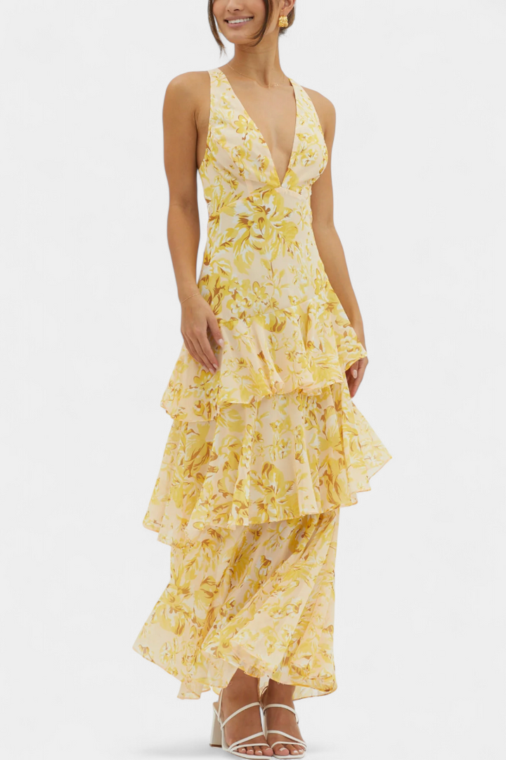 Robe longue fluide élégante femme, décolleté en V. Vêtement femme pour soirée, mode estivale, coupe flatteuse.