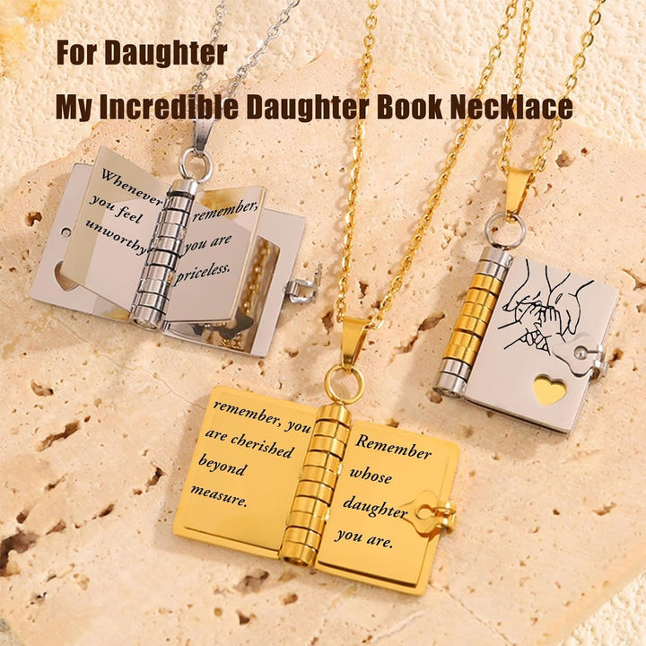 Collier en or rose pour femme, pendentif livre d'amour gravé, bijou sentimental pour elle.