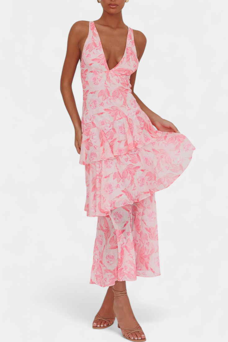 Robe fluide rose femme, décolleté en V. Coupe flatteuse, mode estivale, élégante, confort léger.