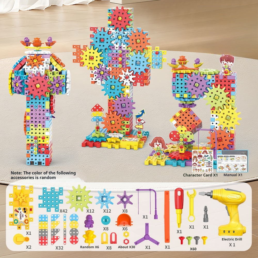 Enfant fier de sa création avec le kit STEM: un modèle de construction unique, stimulant la créativité et l'ingénierie.