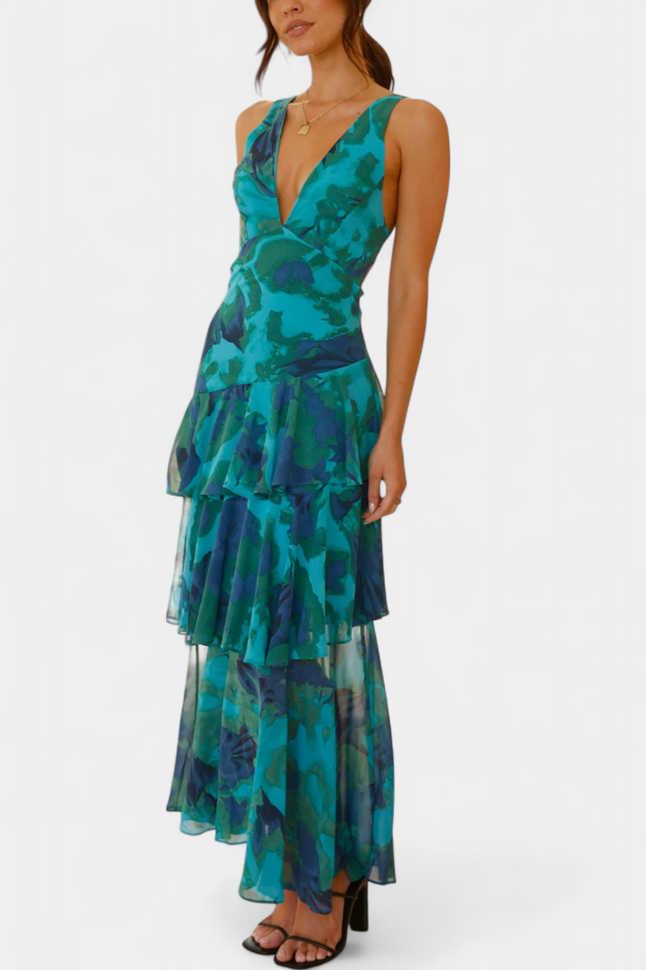 Robe longue verte élégante femme, décolleté en V. Idéale robe de soirée, vêtement chic pour occasion spéciale.