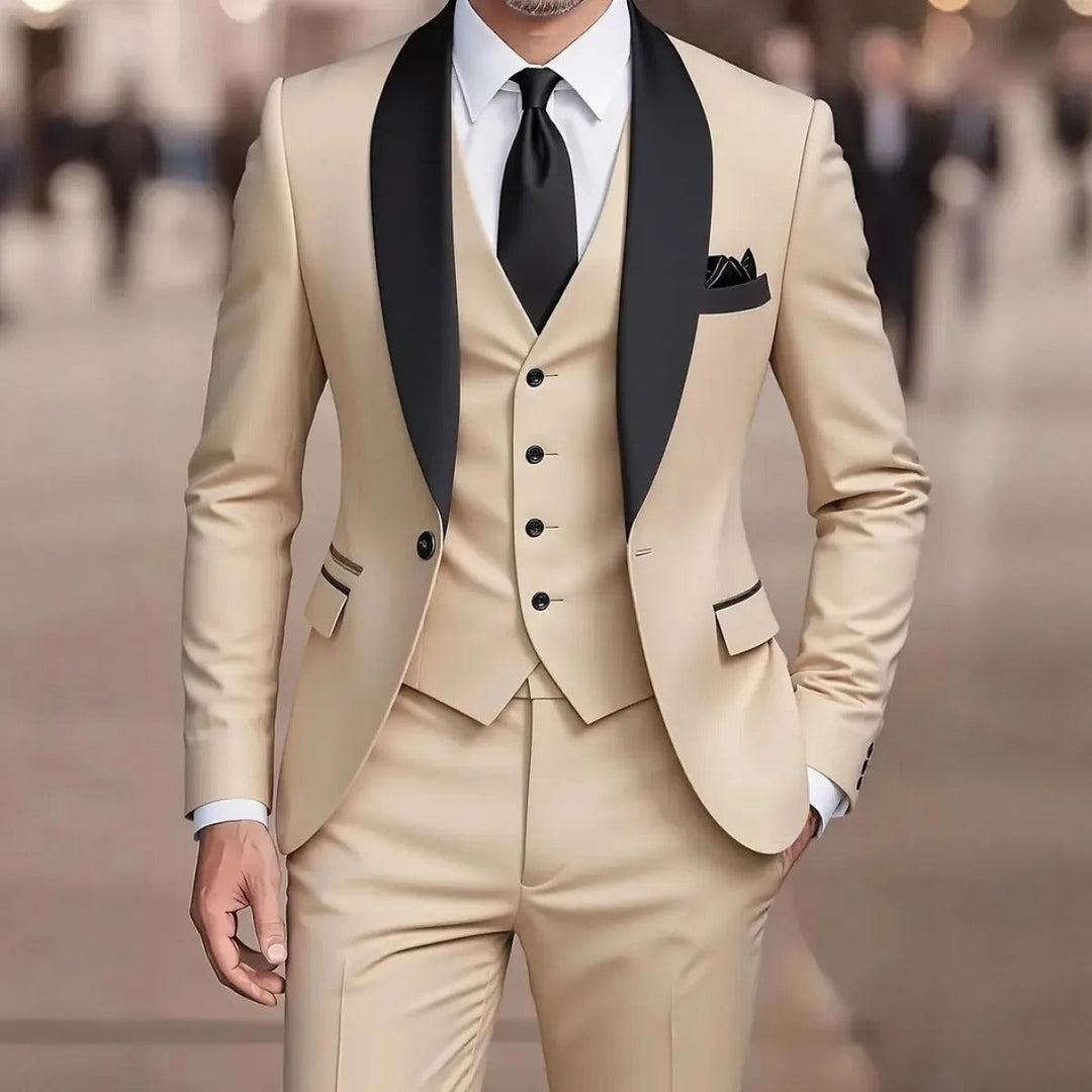 Costume homme 3 pièces chic, coupe décontractée minimaliste. Idéal pour tenue formelle ou look élégant.