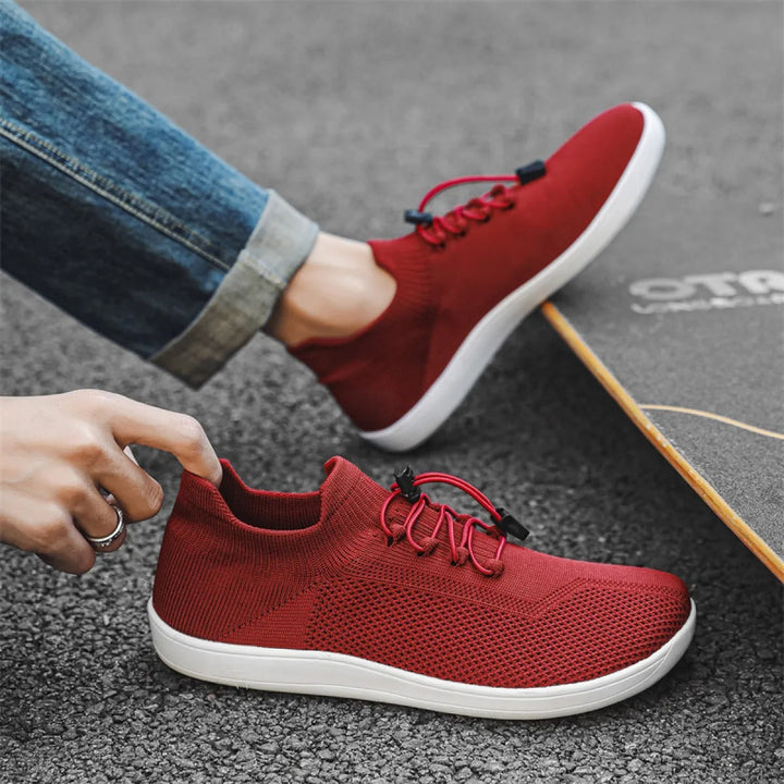 Chaussures de randonnée légères pour homme et femme, respirantes, assurant confort et performance sur tous sentiers.