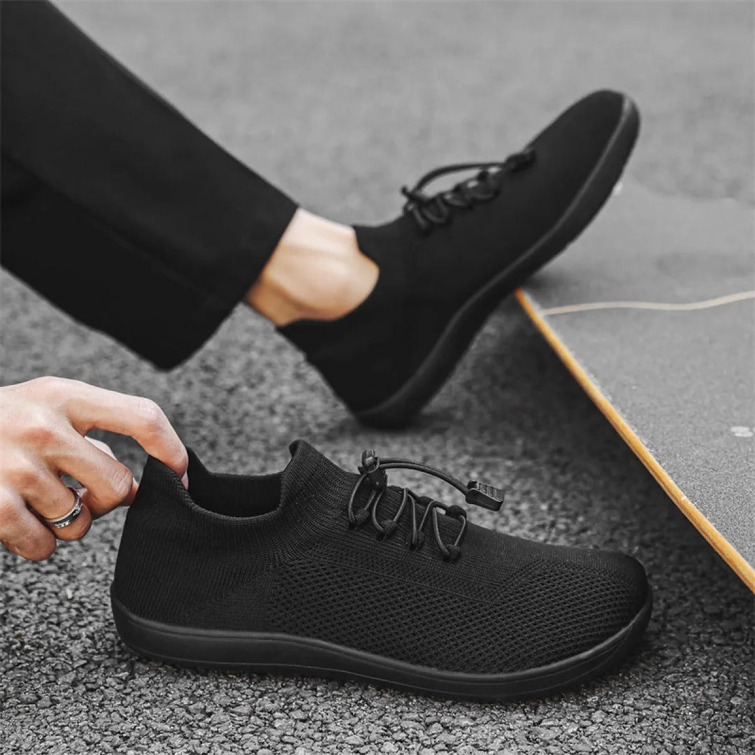 Chaussures casual à enfiler, légères et respirantes, design moderne pour homme et femme, usage quotidien ou sport.