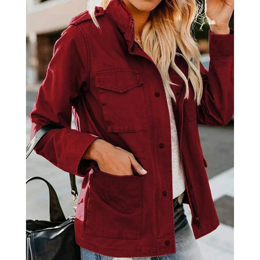 Nouvelle mode automne-hiver: Veste ample femme zippée, style utilitaire décontracté. Essentiel pour le quotidien.
