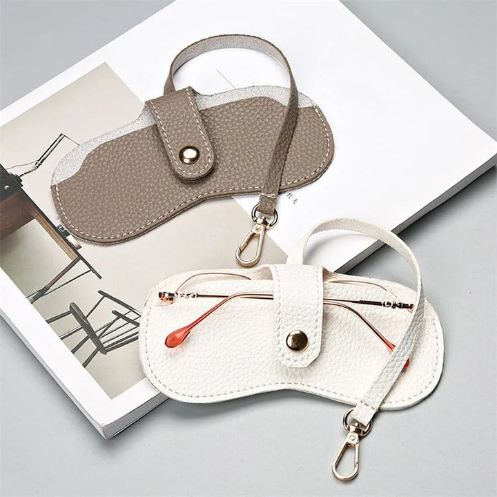 Sac à lunettes en cuir pour femme. Pochette de poignet compacte et élégante pour la protection des lunettes.