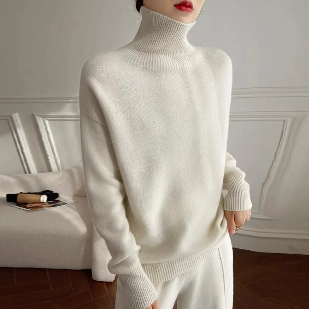 Basique mode: pull col roulé femme, maille épaisse et chaude. Parfait pour un style hivernal décontracté.