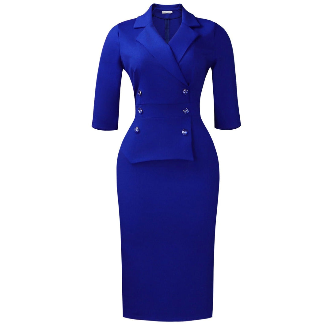 Robe de bureau femme grande taille élégante, ajustée midi pour une silhouette professionnelle chic.