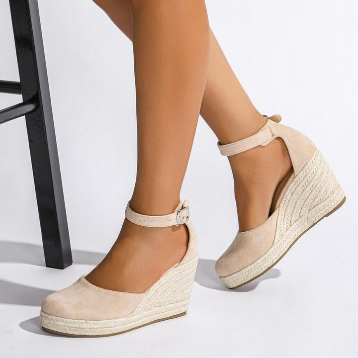 Chaussures femme: Sandale espadrille compensée bout fermé, parfaite pour le printemps-été.