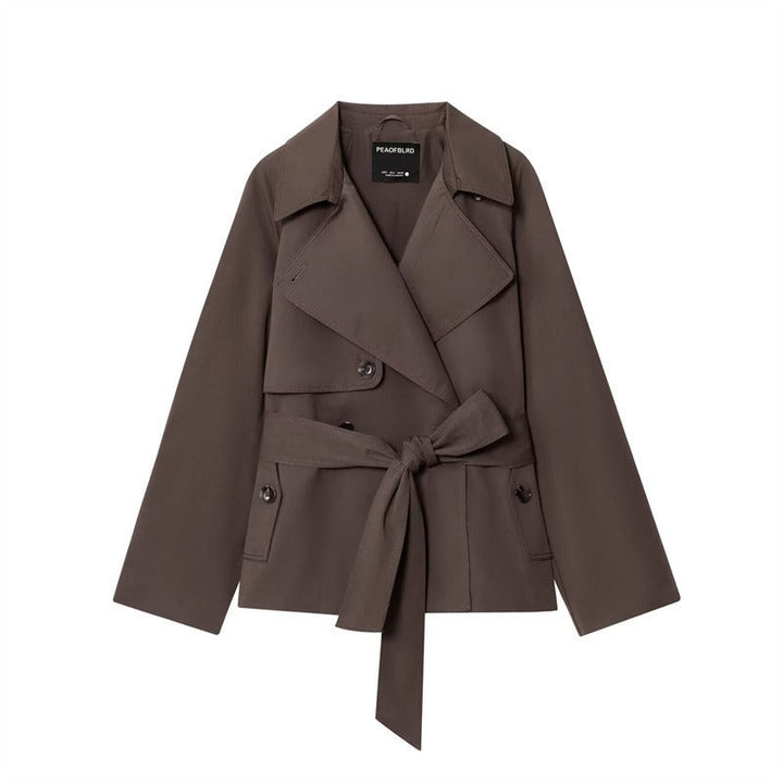 Manteau femme court, trench style moderne. Élégance décontractée pour toutes occasions automne-hiver. Veste chic.