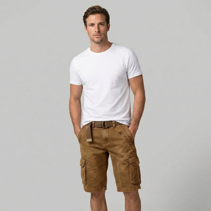 Short cargo homme polyvalent, longueur genou, avec poches pratiques. Parfait pour un été stylé.