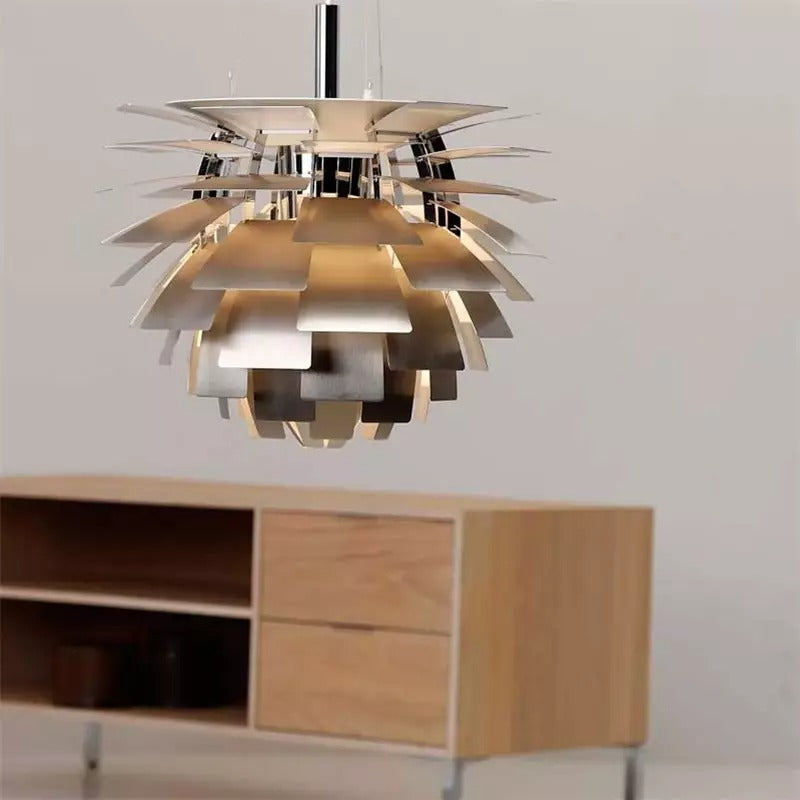 Ambiance raffinée créée par ce plafonnier Artichaut, éclairage moderne et suspension design unique.