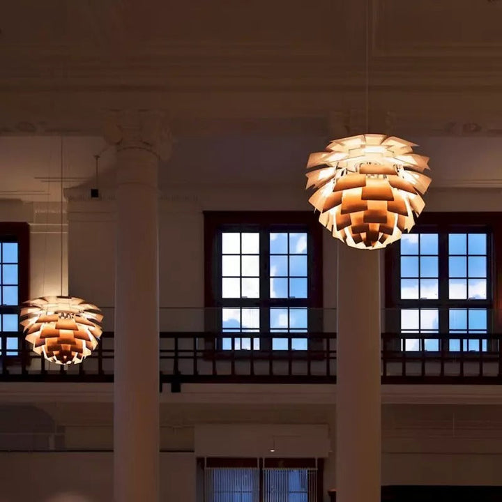 Suspension Artichaut contemporaine, luminaire moderne pour une décoration intérieure artistique et sophistiquée.