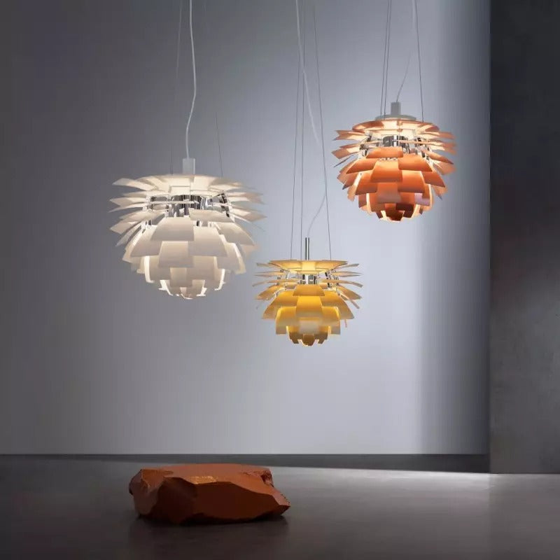 Suspension Artichaut élégante, luminaire moderne pour une décoration intérieure raffinée et un éclairage optimal.