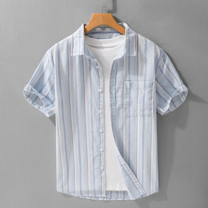 Chemise homme décontractée à manches courtes, légère et respirante, idéale pour l'été et les vacances.