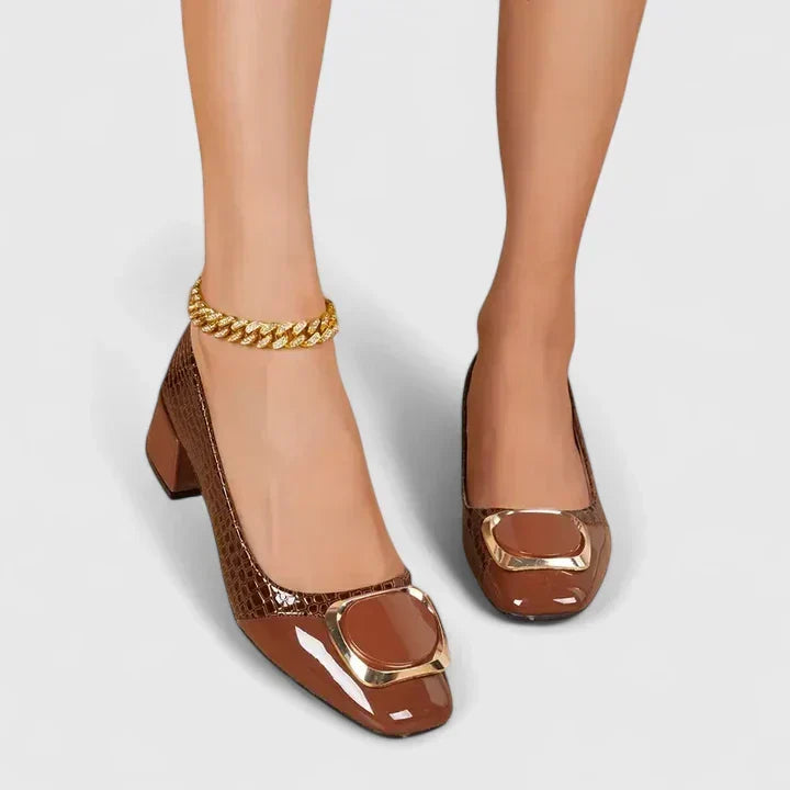 Mocassins femmes Olyzabeth modernes et élégants, un choix mode décontracté pour un style affirmé.