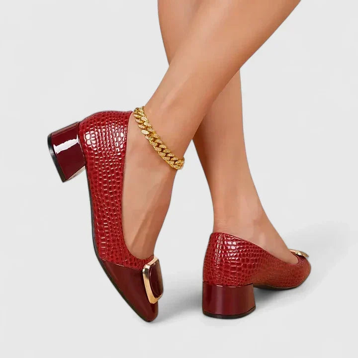 Mocassins femmes Olyzabeth souples avec bout rond, offrant flexibilité et confort pour un usage quotidien.