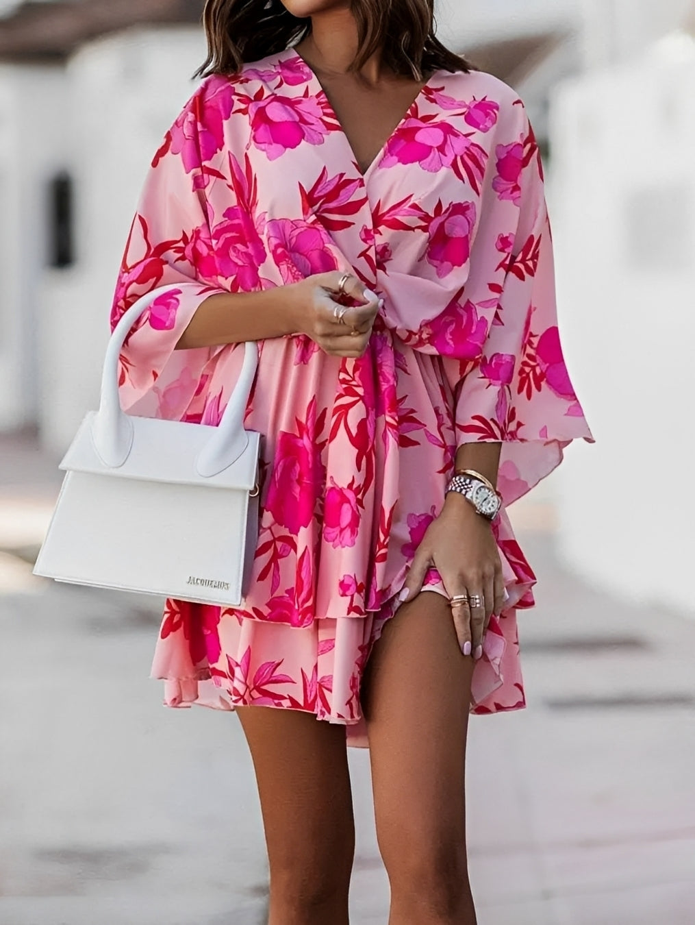 Robe mini femme fluide décontractée, parfaite pour l'été et les jours ensoleillés. Confort élégant.