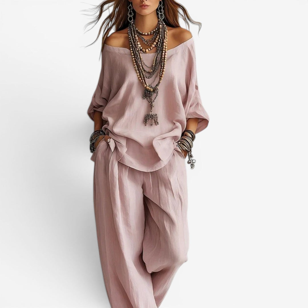 Ensemble bohème fluide femme: tunique épaules dénudées et pantalon ample. Tenue chic et décontractée pour l'été.