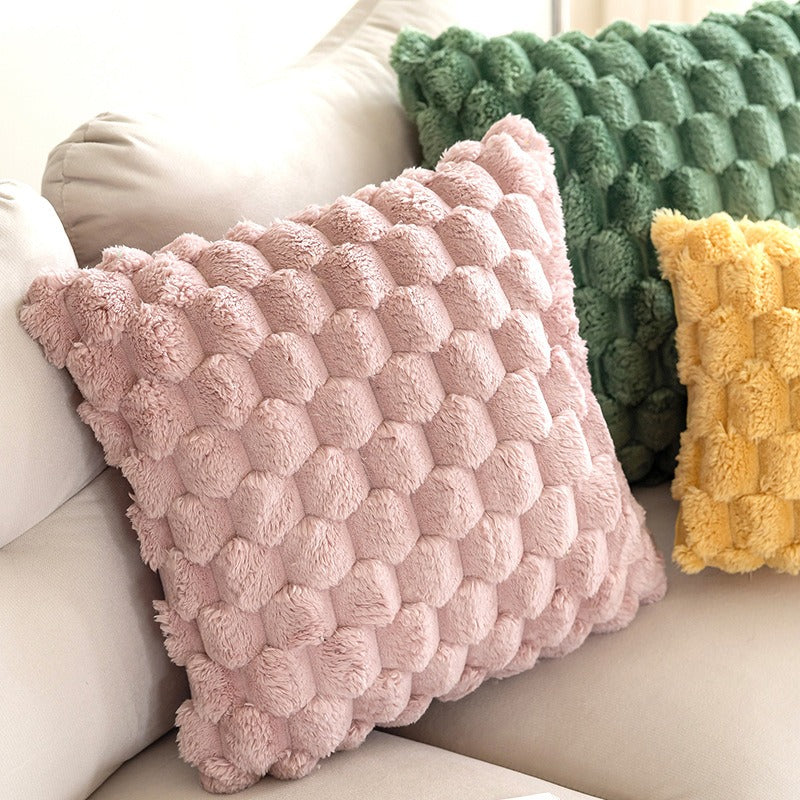 Coussin décoratif en velours carré pour chaise ou canapé. Apporte douceur et style à votre intérieur.