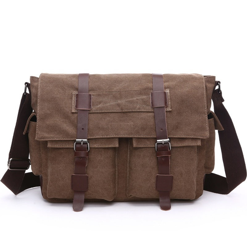 Sac à bandoulière homme vintage en toile cirée et cuir marron, style messager. Idéal pour documents et PC.