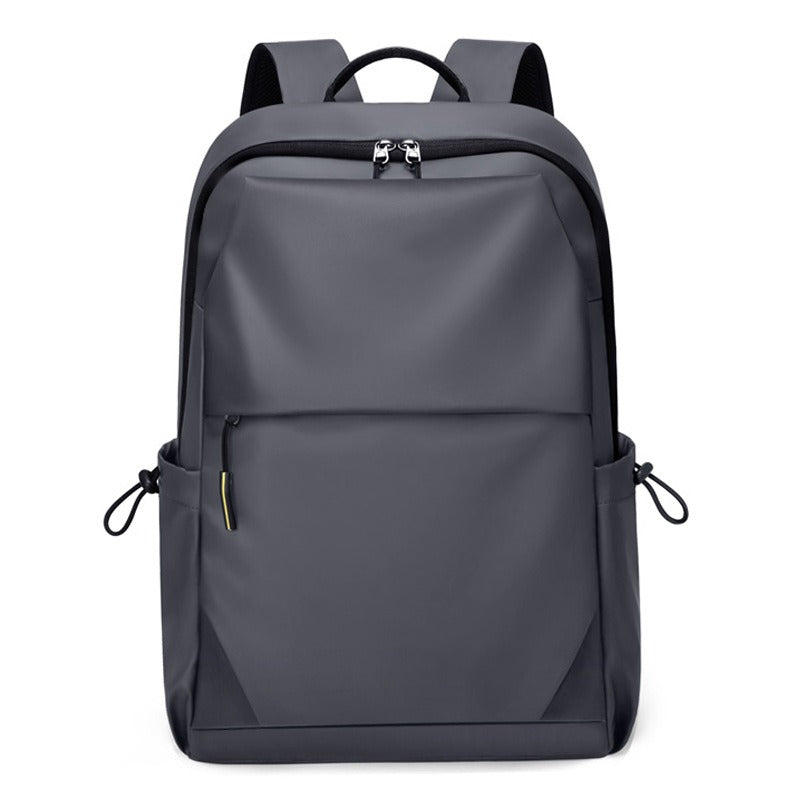 Sac à dos minimaliste imperméable pour hommes, parfait pour voyage et ville, style moderne et fonctionnel.