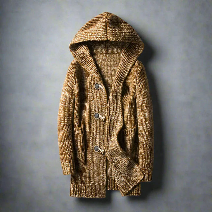 Cardigan long homme à capuche, poches pratiques, boutons bois. Vêtement hivernal polyvalent, combine style et chaleur.