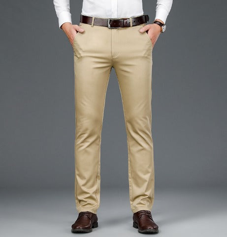Pantalon homme coupe droite beige, confortable et polyvalent. Parfait pour le bureau ou un look élégant décontracté.