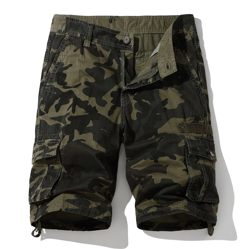 Short cargo homme camouflage robuste, avec un imprimé militaire authentique et des poches fonctionnelles pour tout usage.