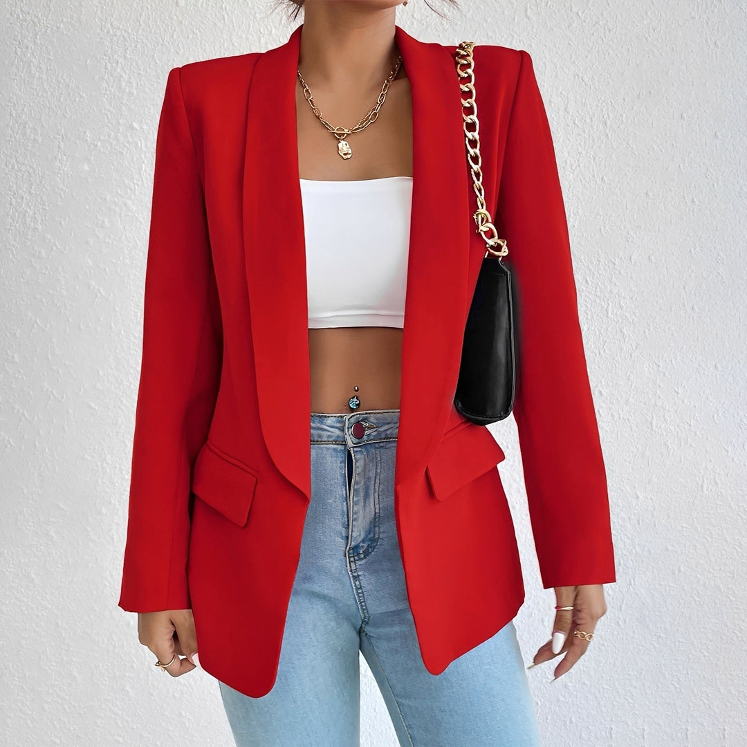 Veste structurée femme, style élégant et chic. Un blazer professionnel polyvalent pour toute garde-robe tendance.