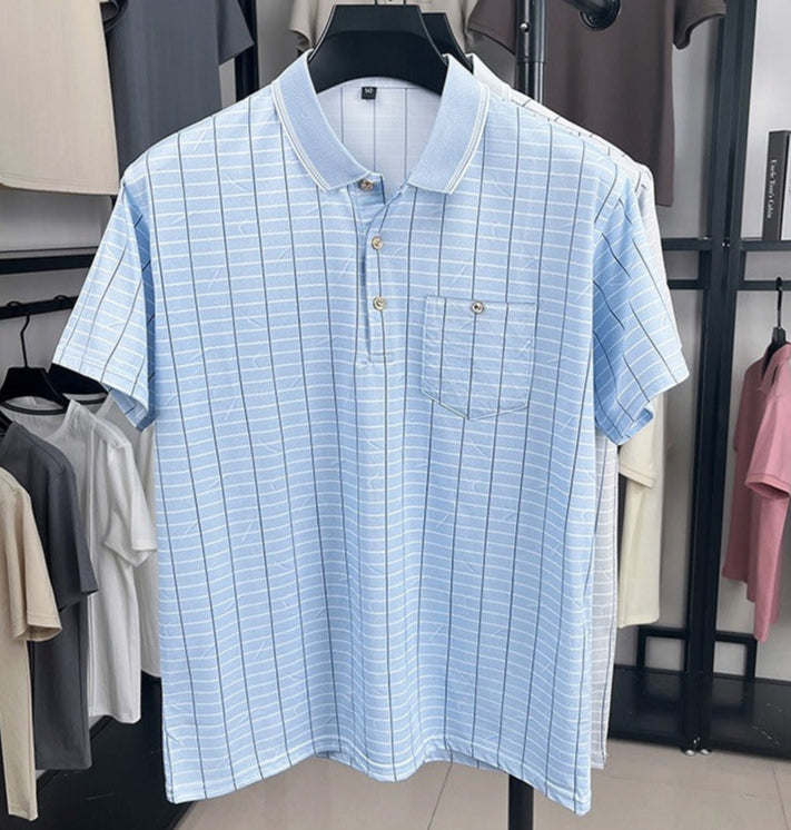 Polo homme classique respirant, manche courte, poche boutonnée. Idéal pour un style décontracté et élégant en été.