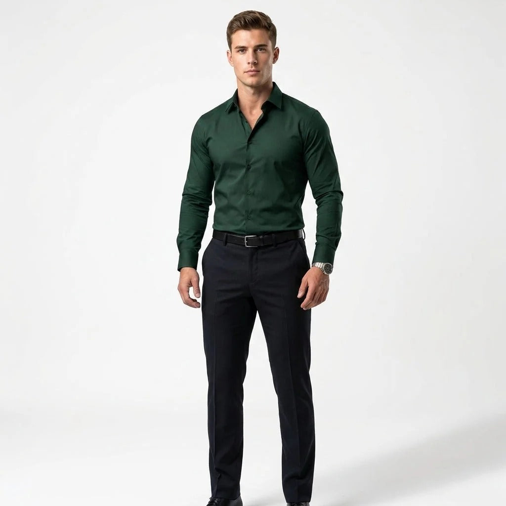 Vêtement homme : chemise élégante à manches longues, idéale pour le bureau ou une élégance décontractée au quotidien.