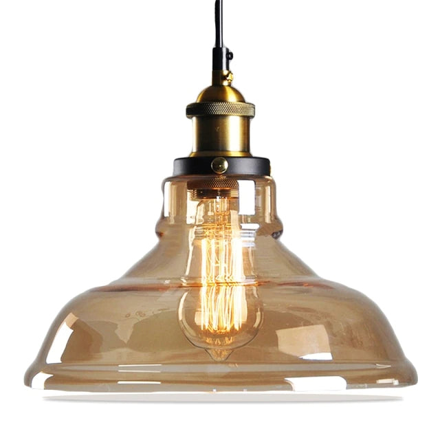 Lampe à suspension cristal créant une ambiance lumineuse chaleureuse et raffinée.