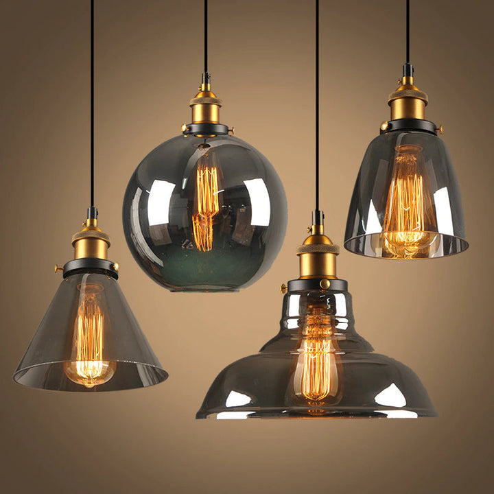 Lampe suspendue de luxe en cristal, éclairage élégant pour salon moderne.