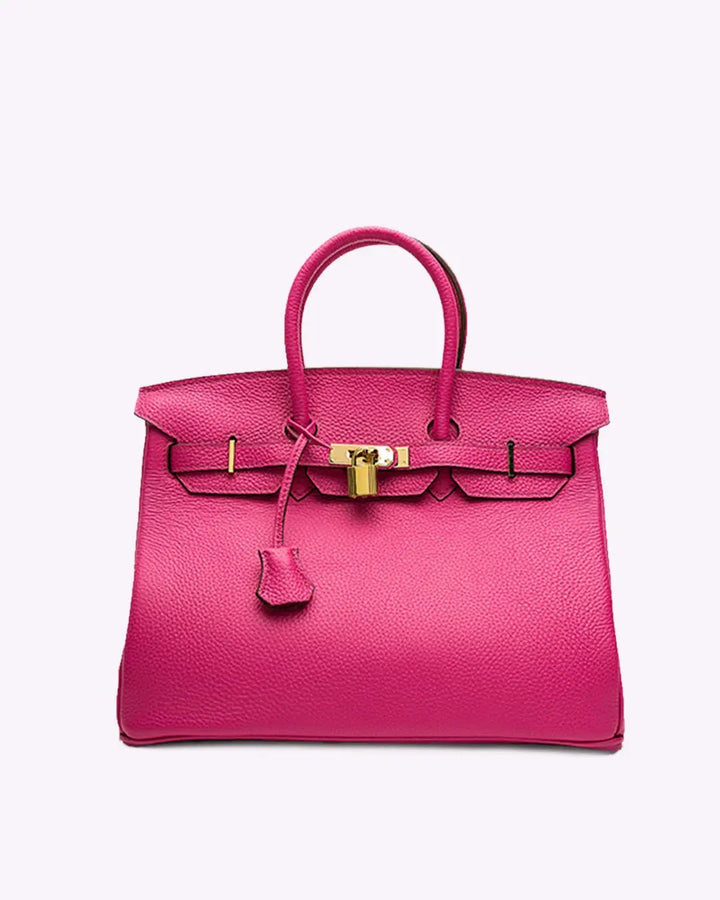 Accessoire de mode : sac à main en cuir chic pour femme, bandoulière ajustable.
