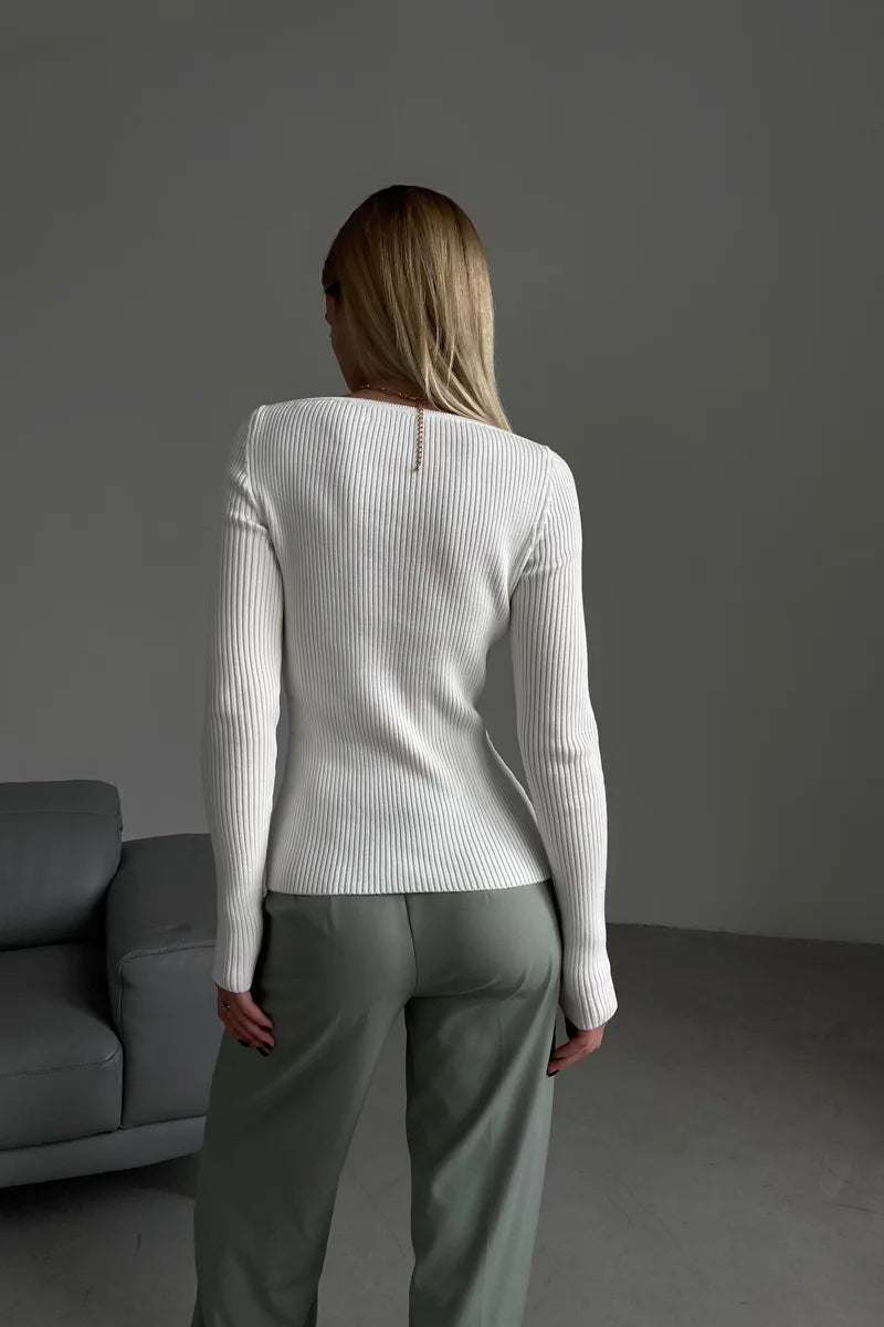 Pull côtelé confortable pour femme avec épaules dénudées, manches longues, idéal pour l'automne.