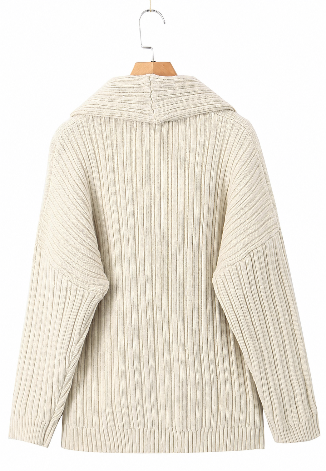 Pull femme chic, asymétrique et épaule dénudée Séverine. Idéal pour une mode automne élégante et moderne.