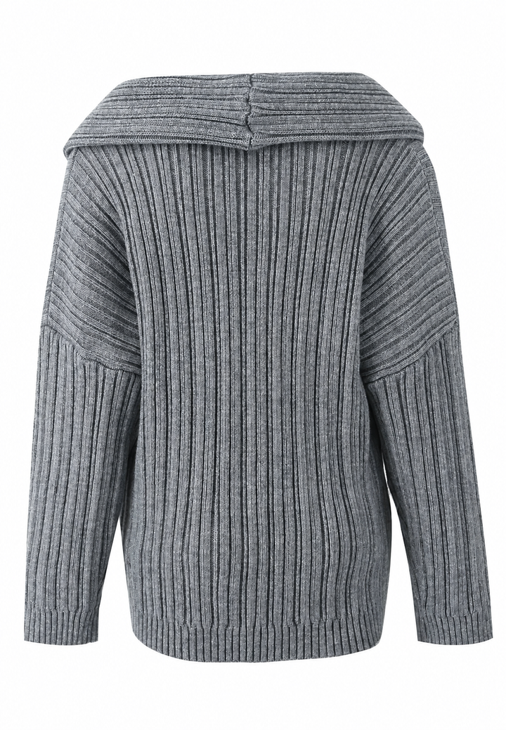 Pull femme asymétrique épaule dénudée Séverine, idéal pour une soirée chic ou une tenue décontractée stylée.