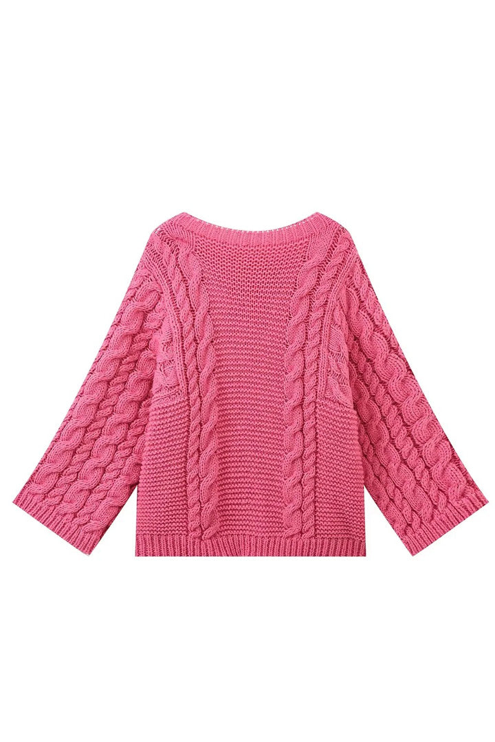Pull oversize femme, col montant et manches évasées. Parfait pour un look tendance et confortable en beige.