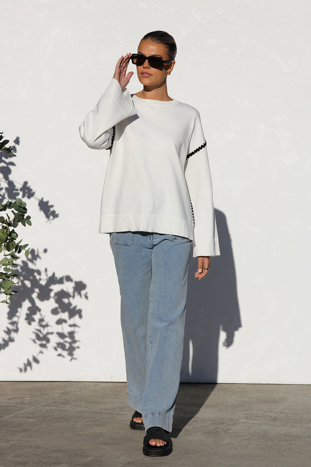 Pull femme oversize rayé, col montant. Confortable, chaud et décontracté, parfait pour la mode automne-hiver.