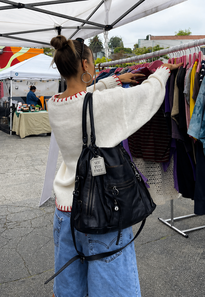 Le pull femme oversize jacquard à nœuds, coupe ample et élégante, offre un confort absolu pour la mode hivernale.