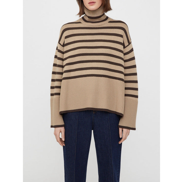 Pull femme à rayures, col roulé tricot douillet, manches amples oversize. Confort et style décontracté.