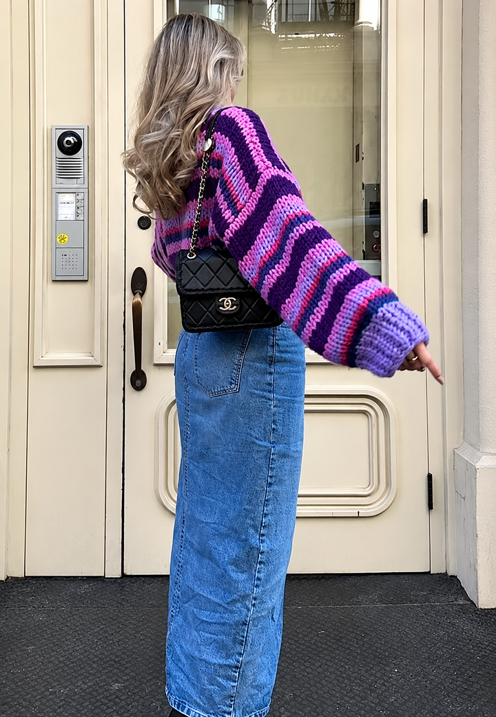Pull femme décontracté oversize, col rond. Manches longues élégantes pour un confort automne-hiver.